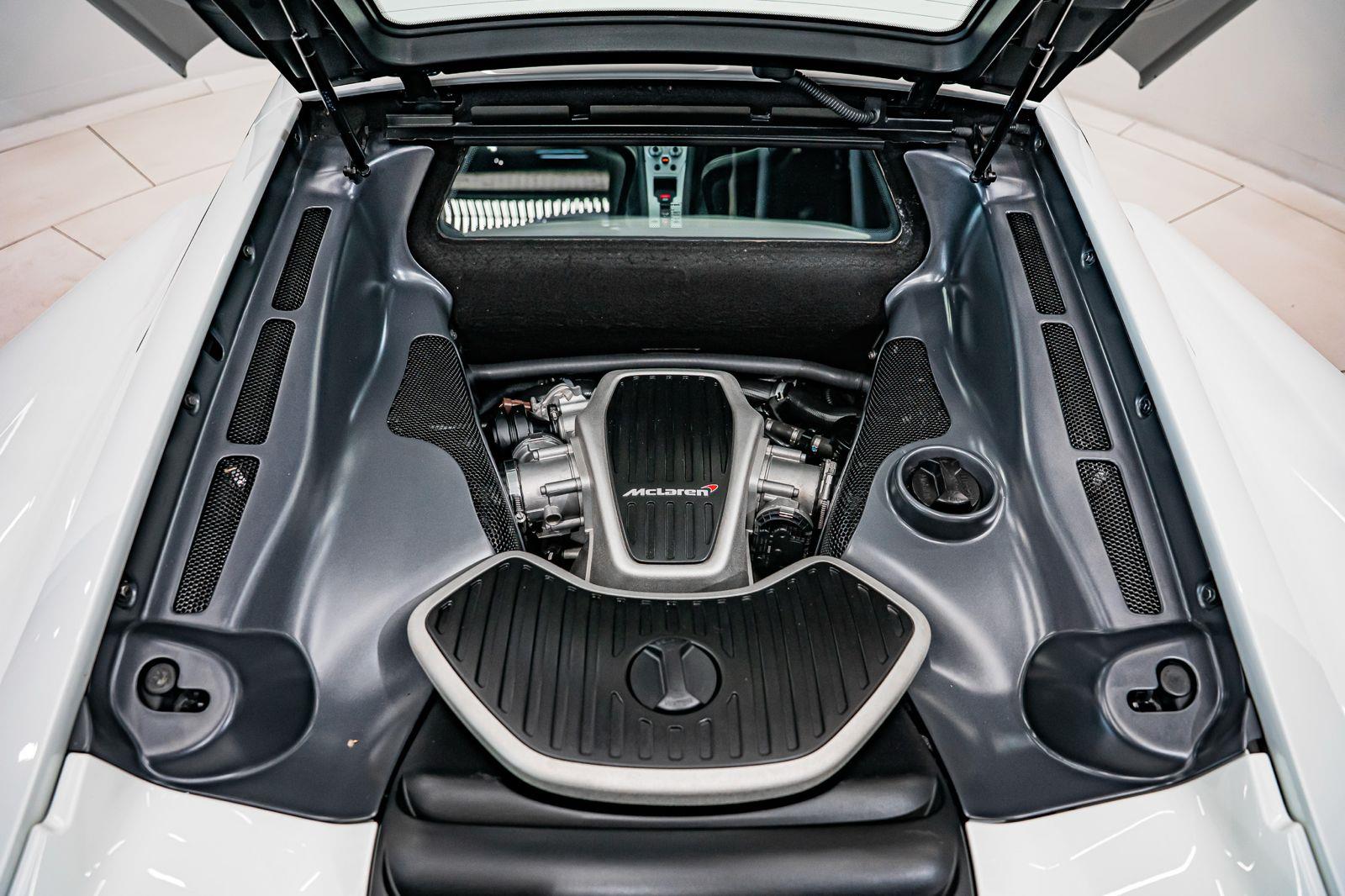2013 McLaren MP4-12C Coupe, photo 22 of 39