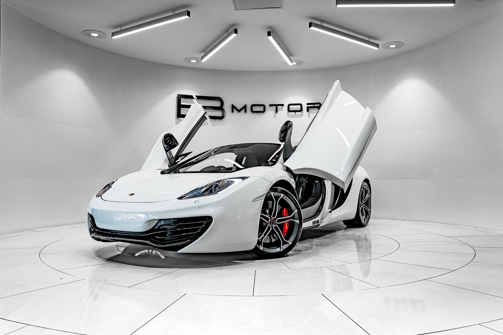 2013 McLaren MP4-12C Coupe, photo 28 of 39