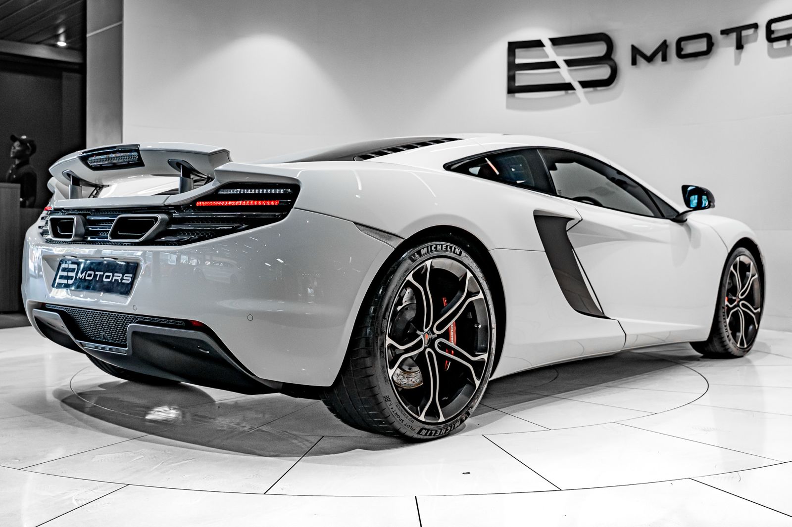 2013 McLaren MP4-12C Coupe, photo 36 of 39