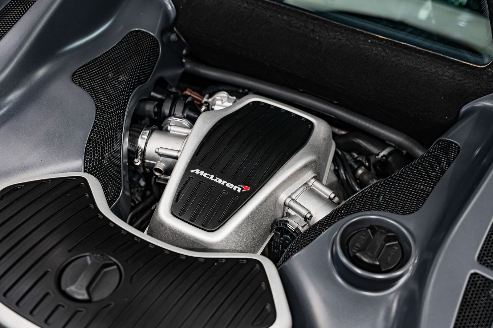2013 McLaren MP4-12C Coupe, photo 38 of 39