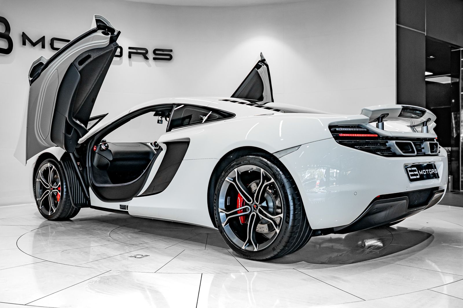 2013 McLaren MP4-12C Coupe, photo 6 of 39