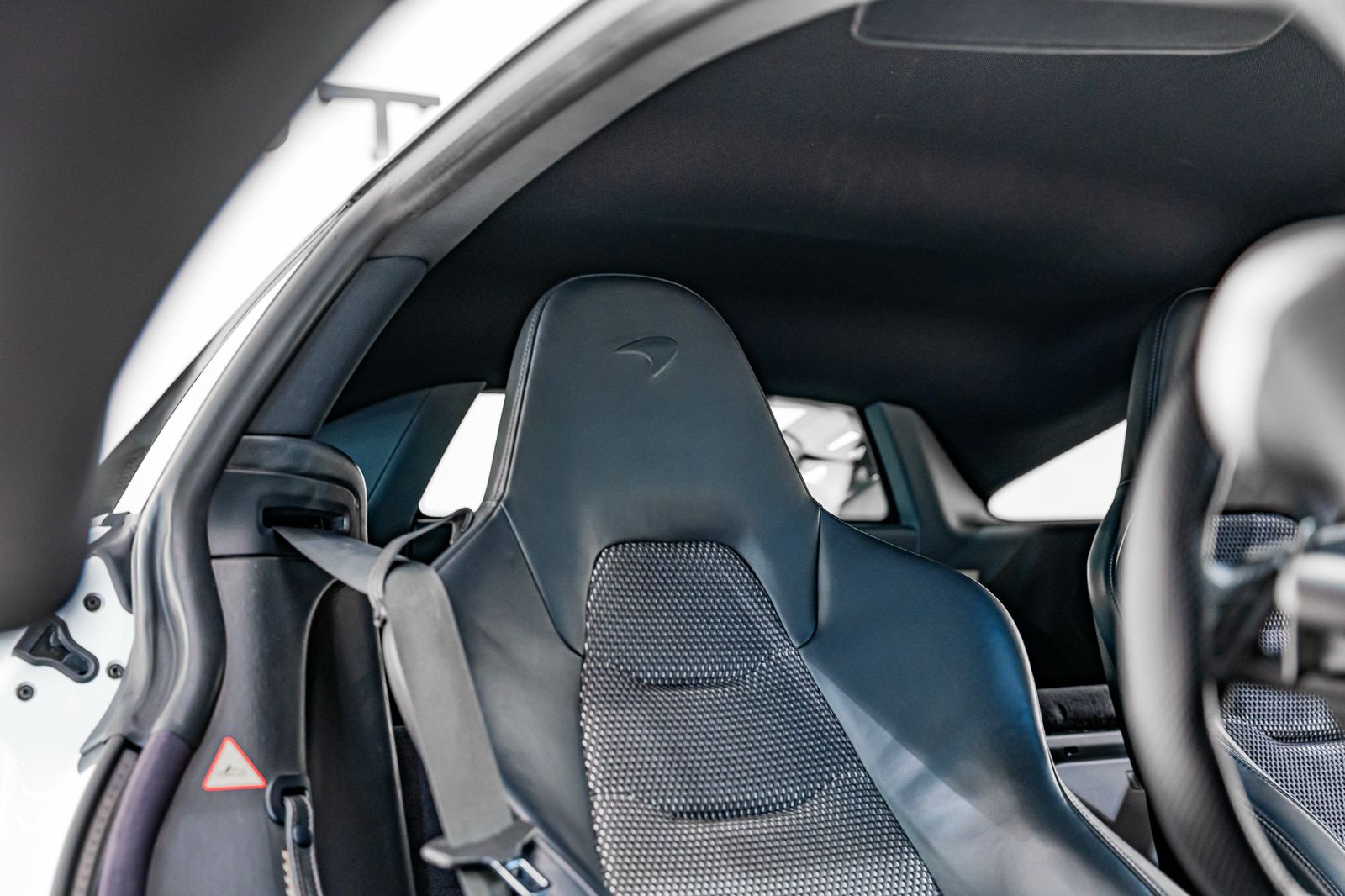 2013 McLaren MP4-12C Coupe, photo 12 of 39