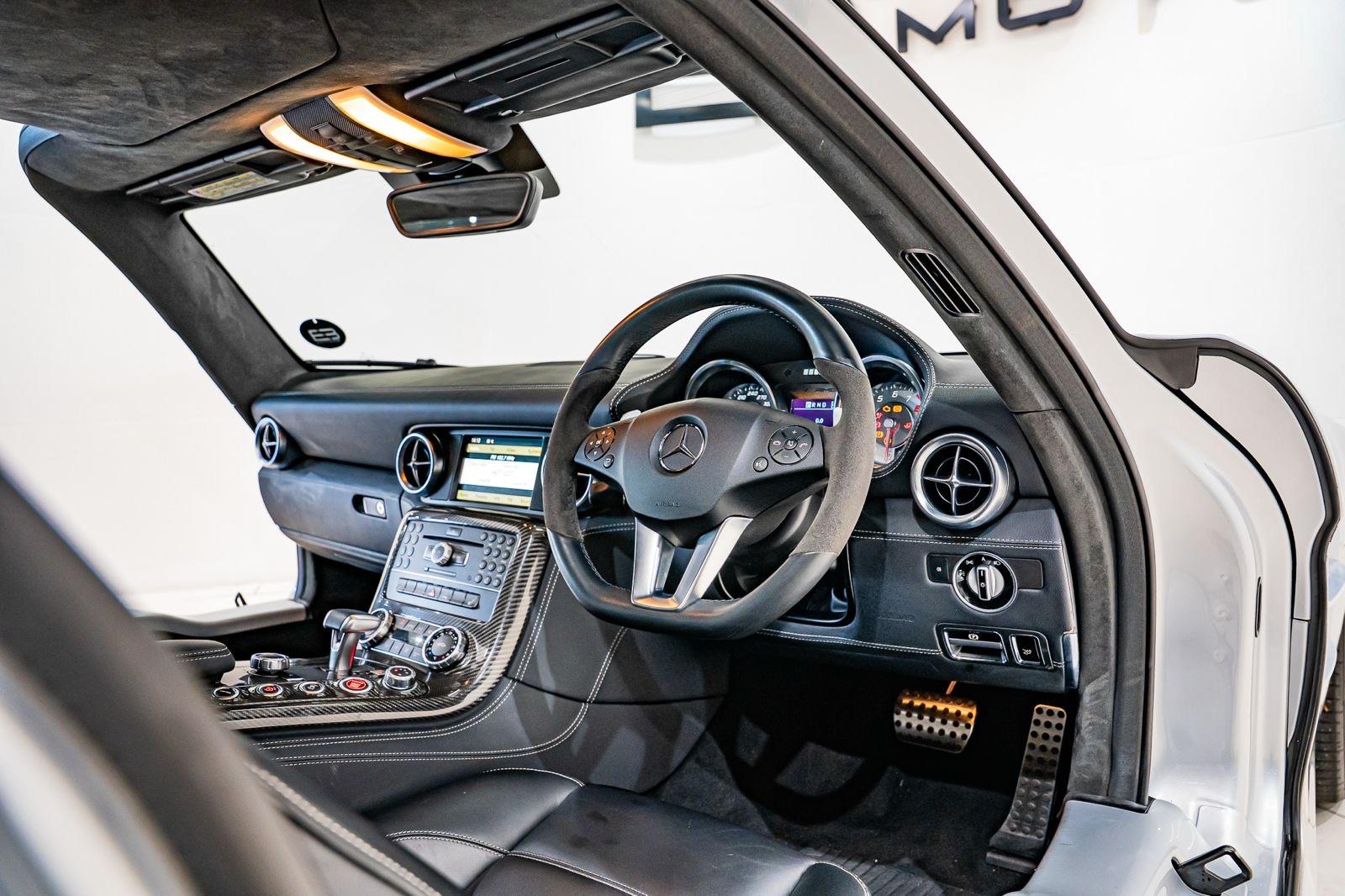 2013 Mercedes-Benz SLS AMG Coupe, photo 18 of 29