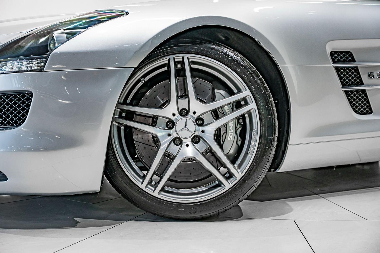 2013 Mercedes-Benz SLS AMG Coupe, photo 27 of 29