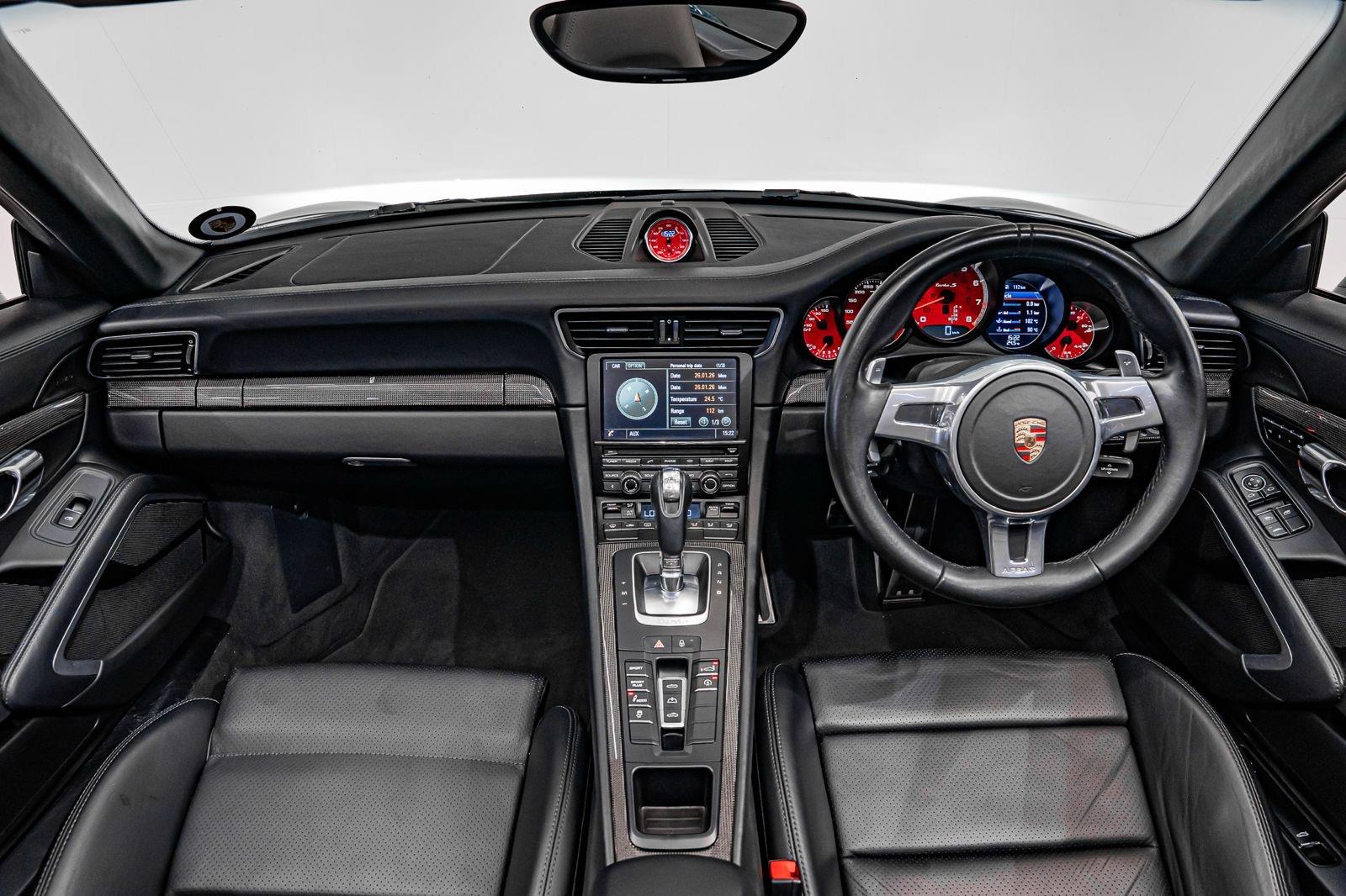 2015 Porsche 911 Turbo S Cabriolet, photo 9 of 23
