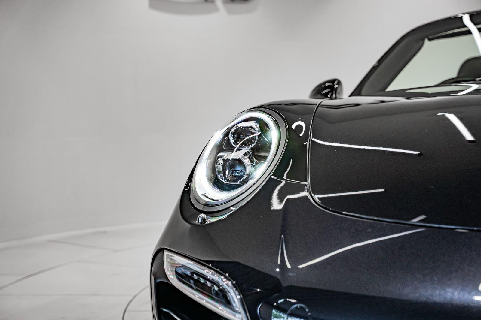 2015 Porsche 911 Turbo S Cabriolet, photo 19 of 23