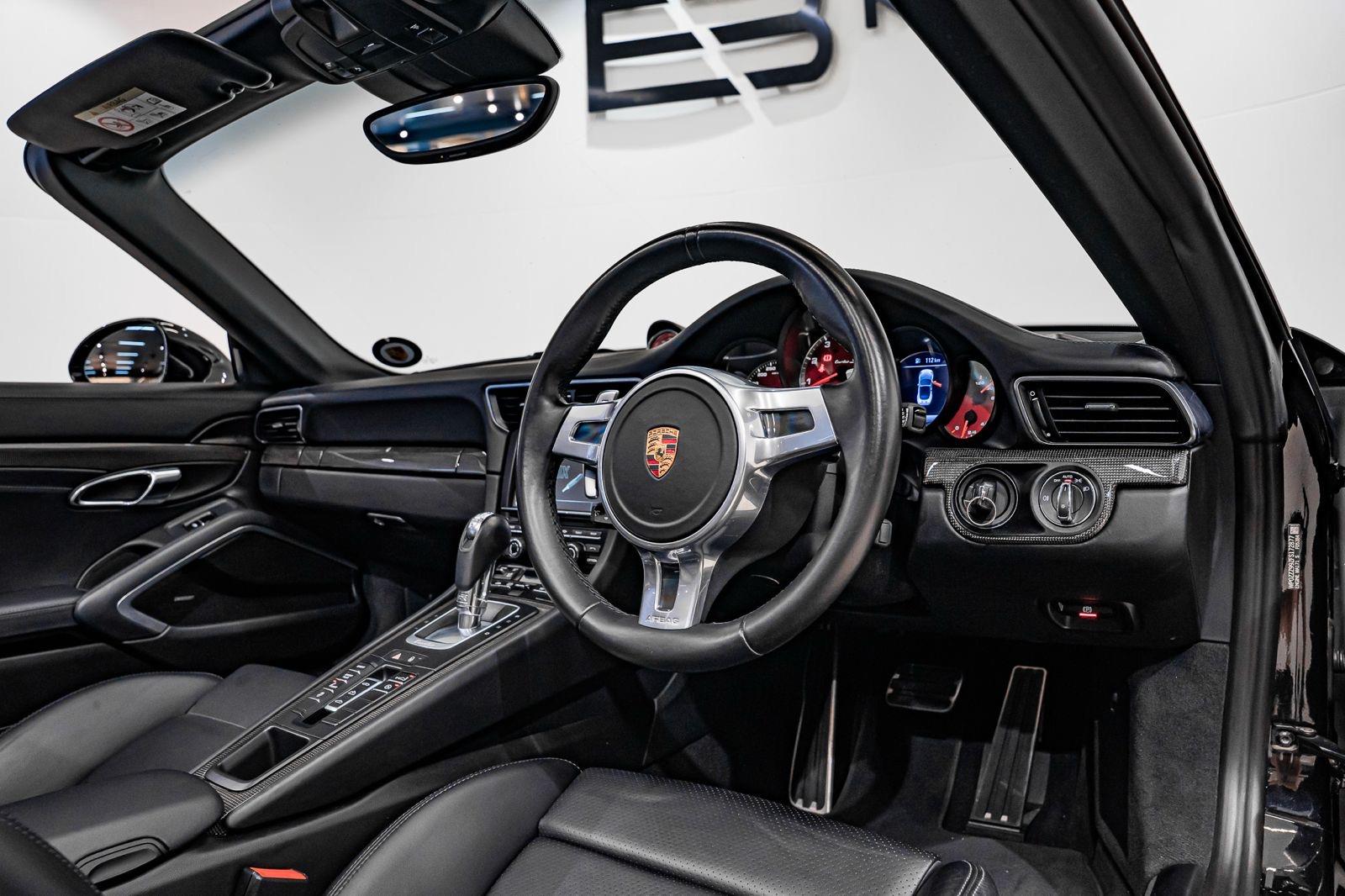 2015 Porsche 911 Turbo S Cabriolet, photo 21 of 23