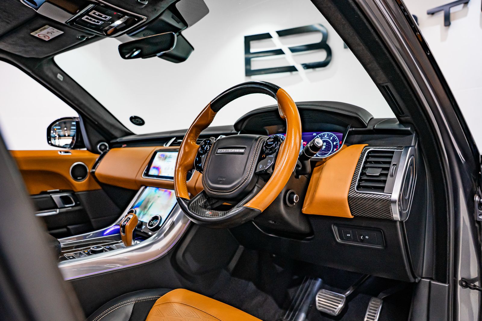 2019 Land Rover Range Rover Sport SVR Carbon Edition, photo 10 of 37