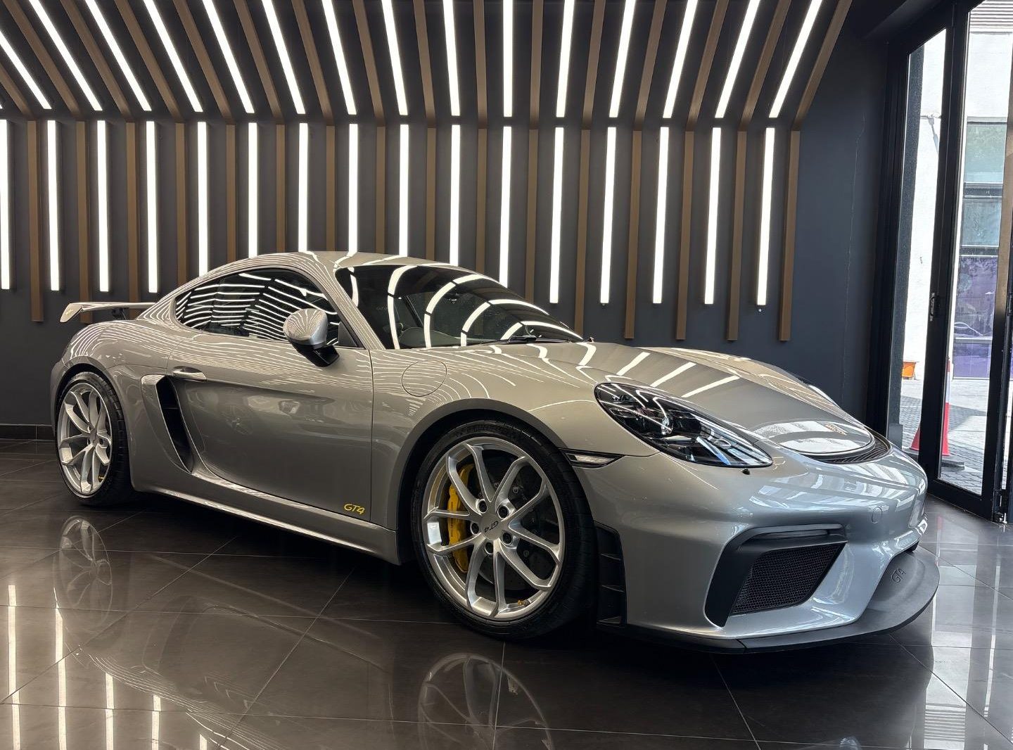 2020 Porsche 718 Cayman 718 Cayman GT4, photo 1 of 4
