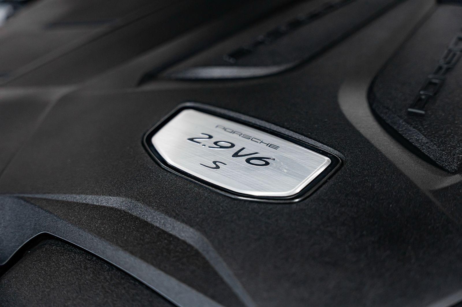 2020 Porsche Cayenne S Coupe, photo 19 of 27