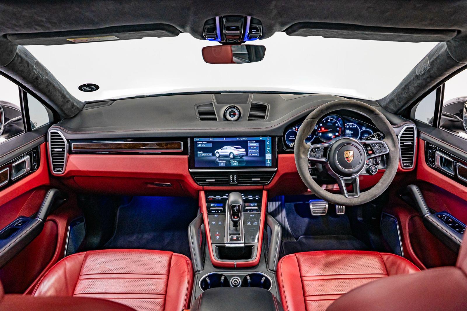 2020 Porsche Cayenne S Coupe, photo 7 of 27
