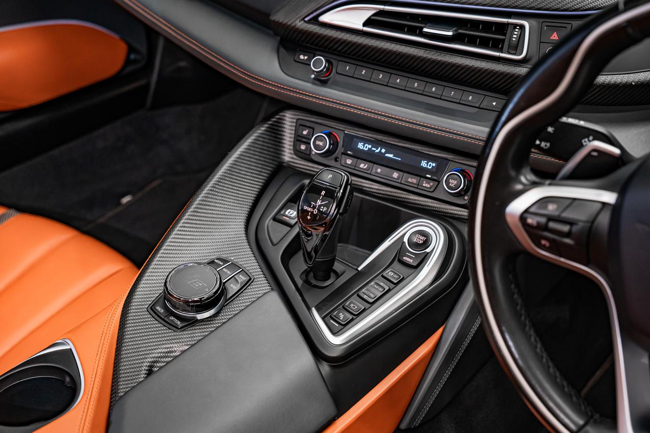 2022 BMW i8 eDrive Roadster, photo 23 of 28