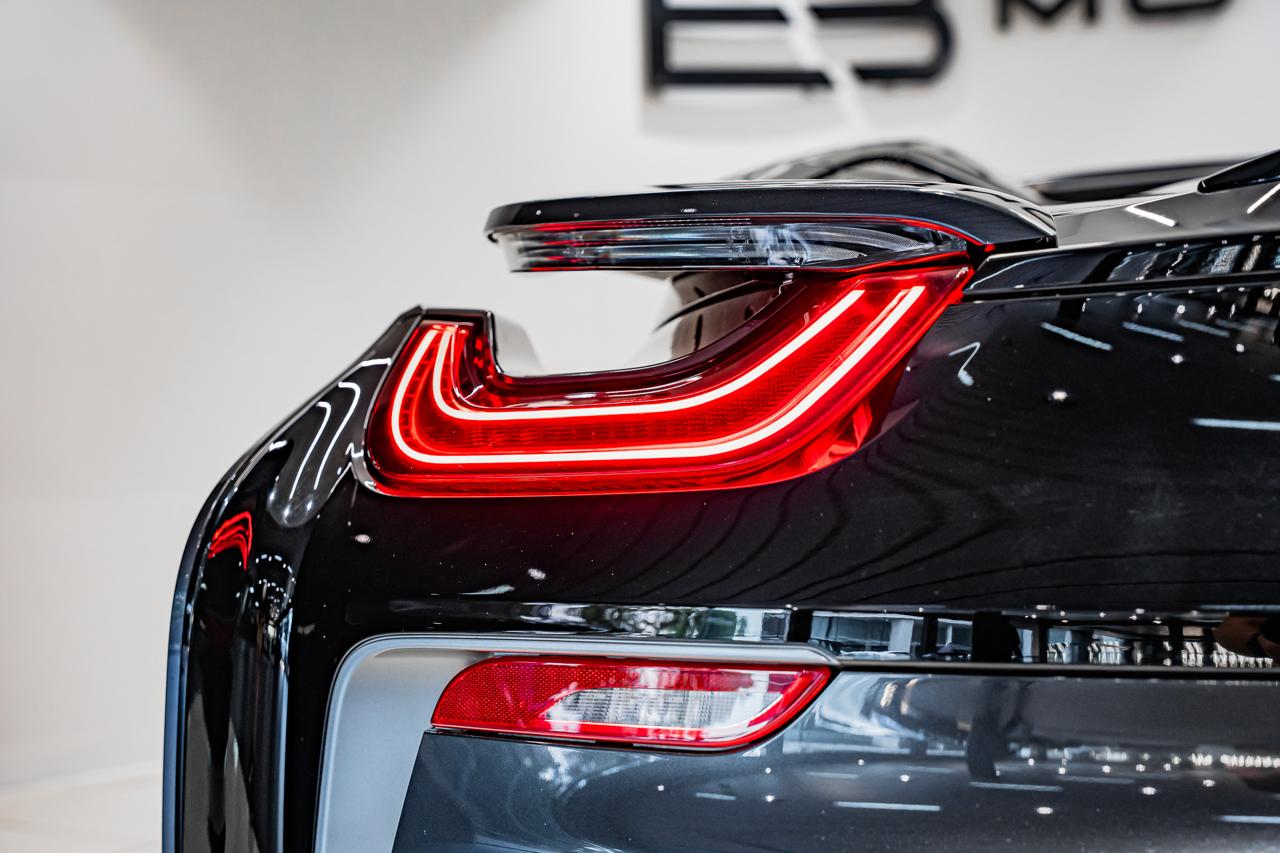 2022 BMW i8 eDrive Roadster, photo 24 of 28