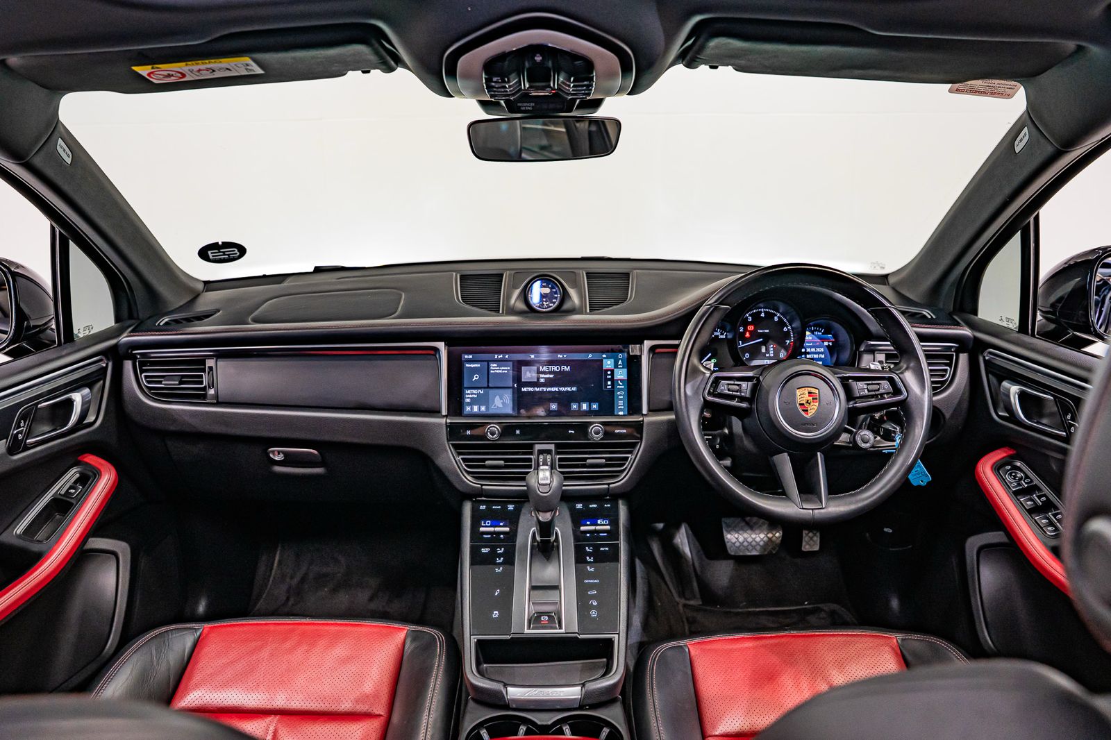 2022 Porsche Macan Macan, photo 13 of 22