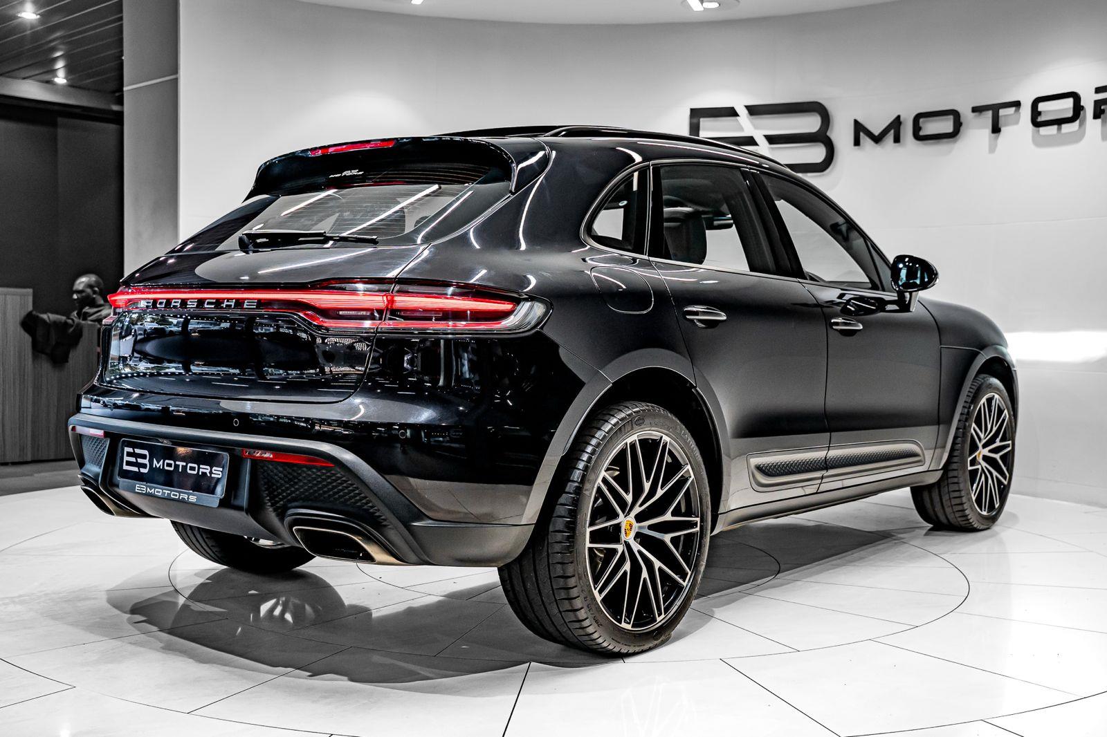 2022 Porsche Macan Macan, photo 19 of 22