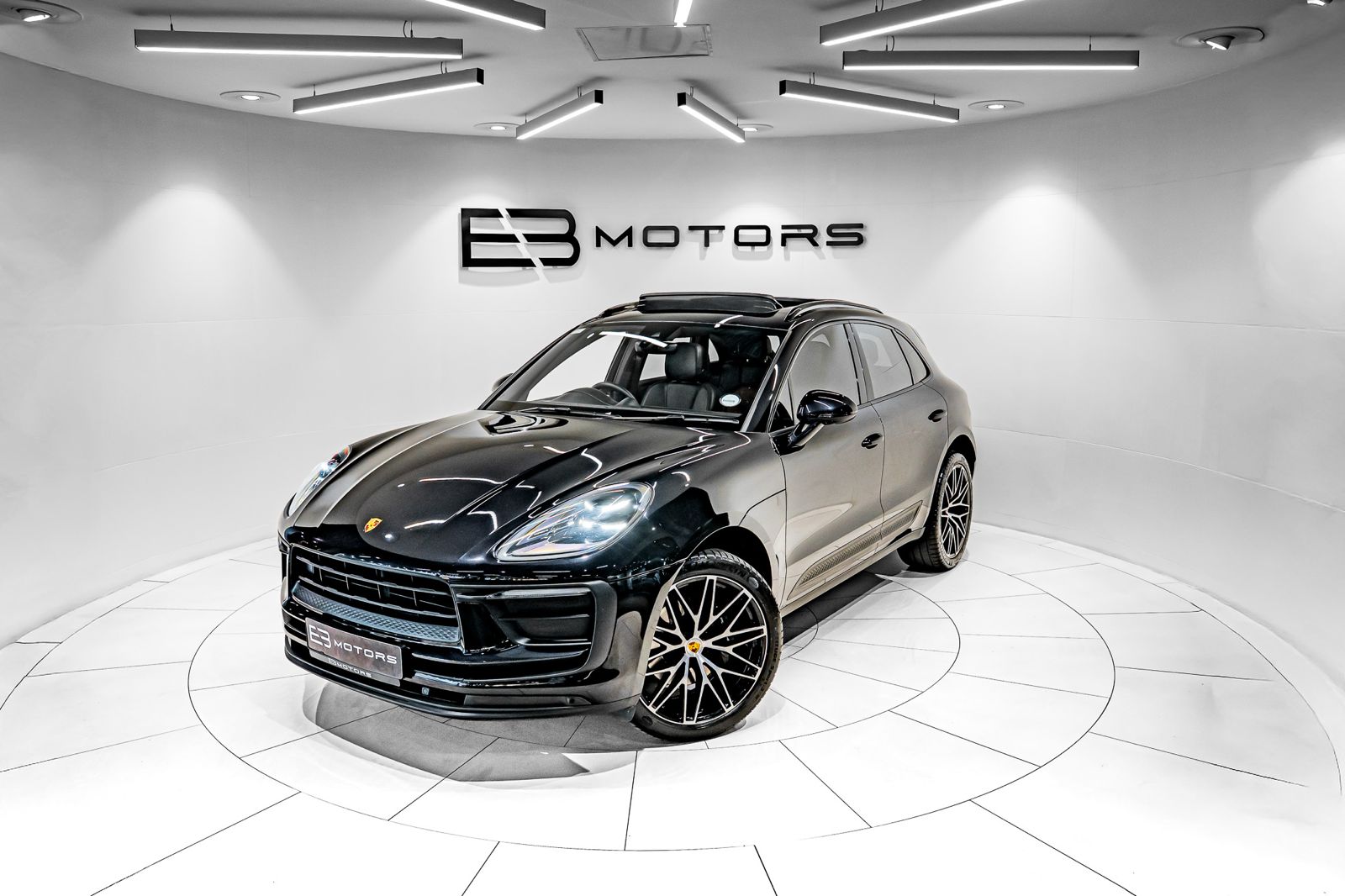 2022 Porsche Macan Macan, photo 20 of 22