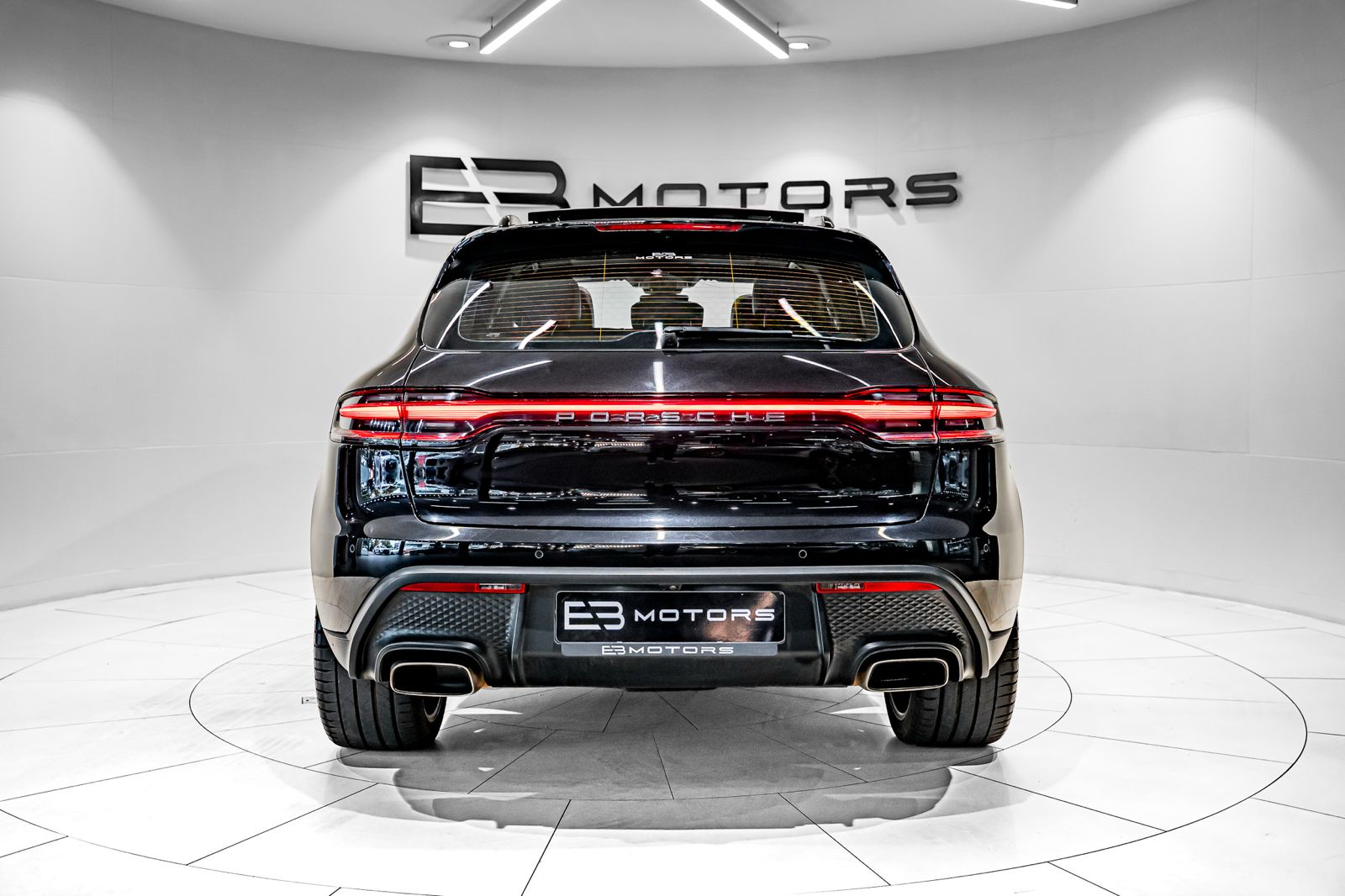 2022 Porsche Macan Macan, photo 4 of 22