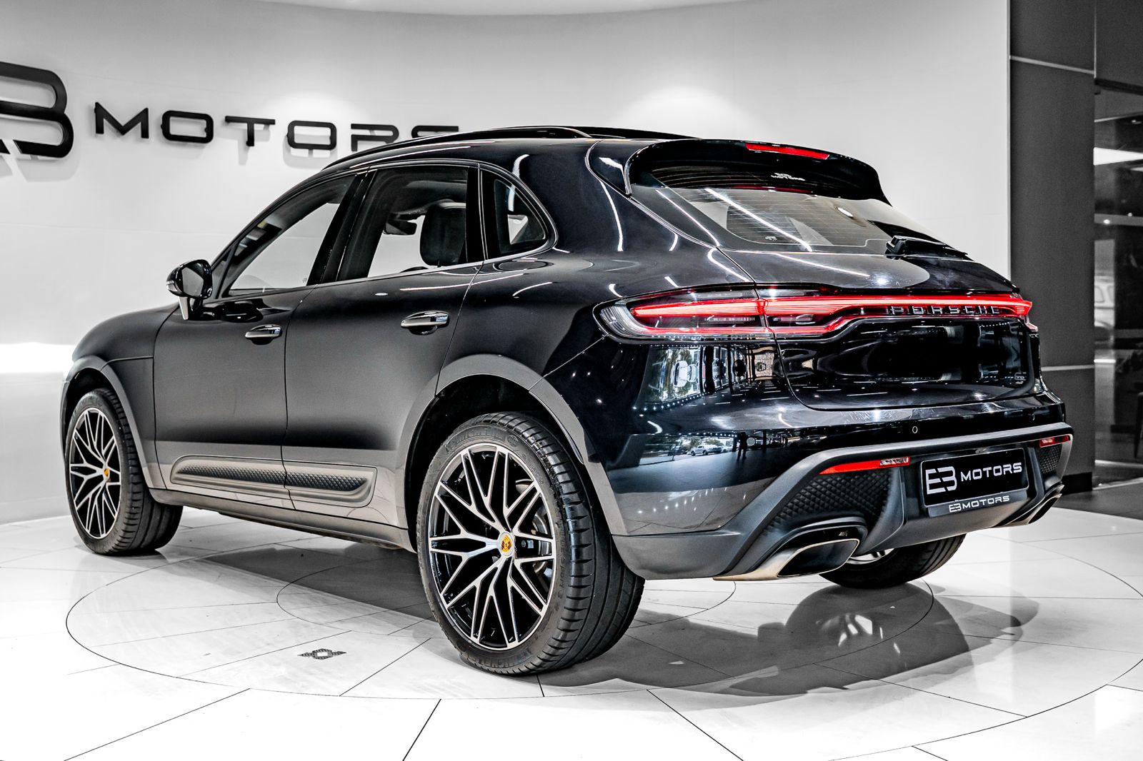 2022 Porsche Macan Macan, photo 5 of 22