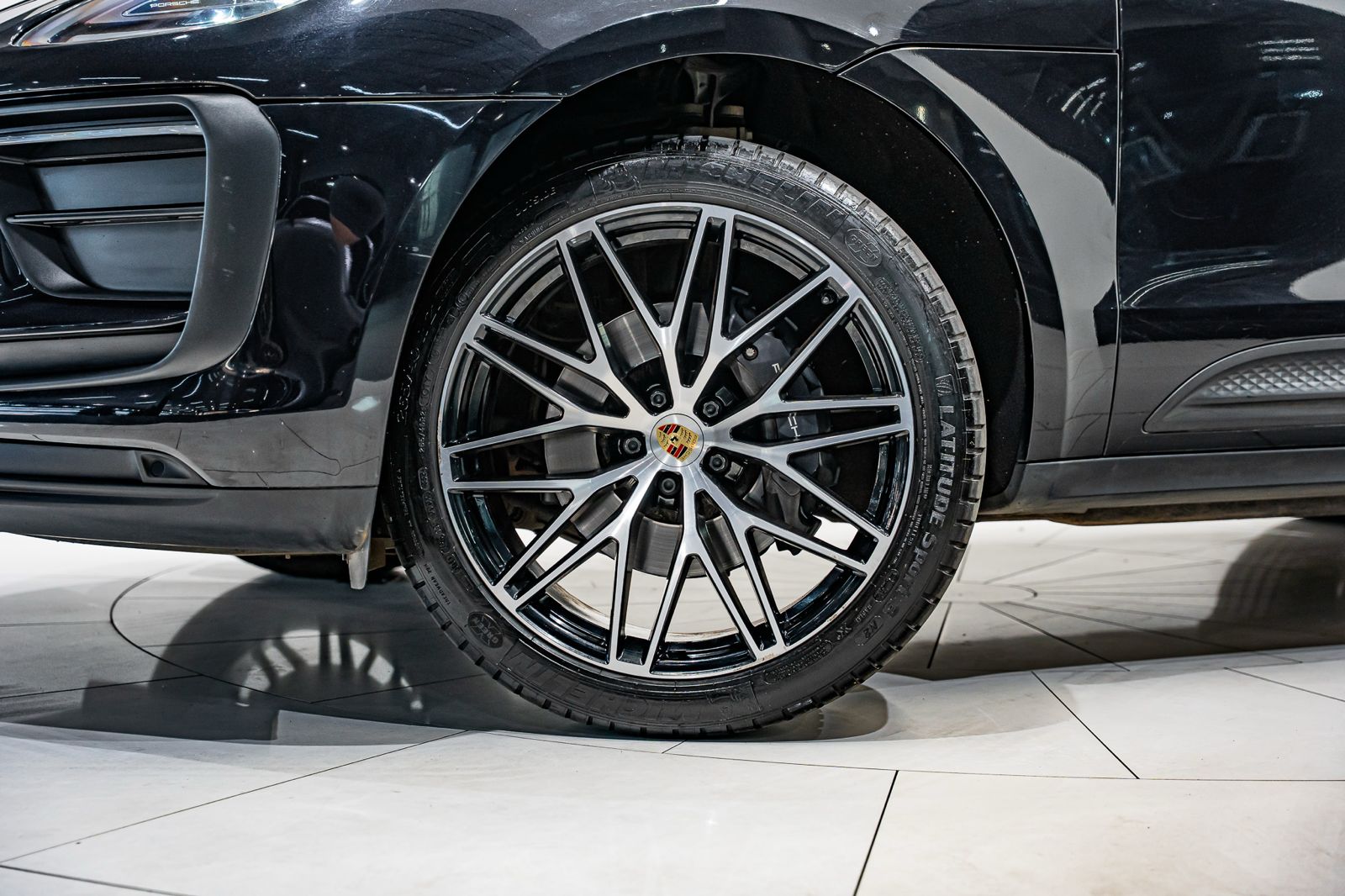 2022 Porsche Macan Macan, photo 6 of 22