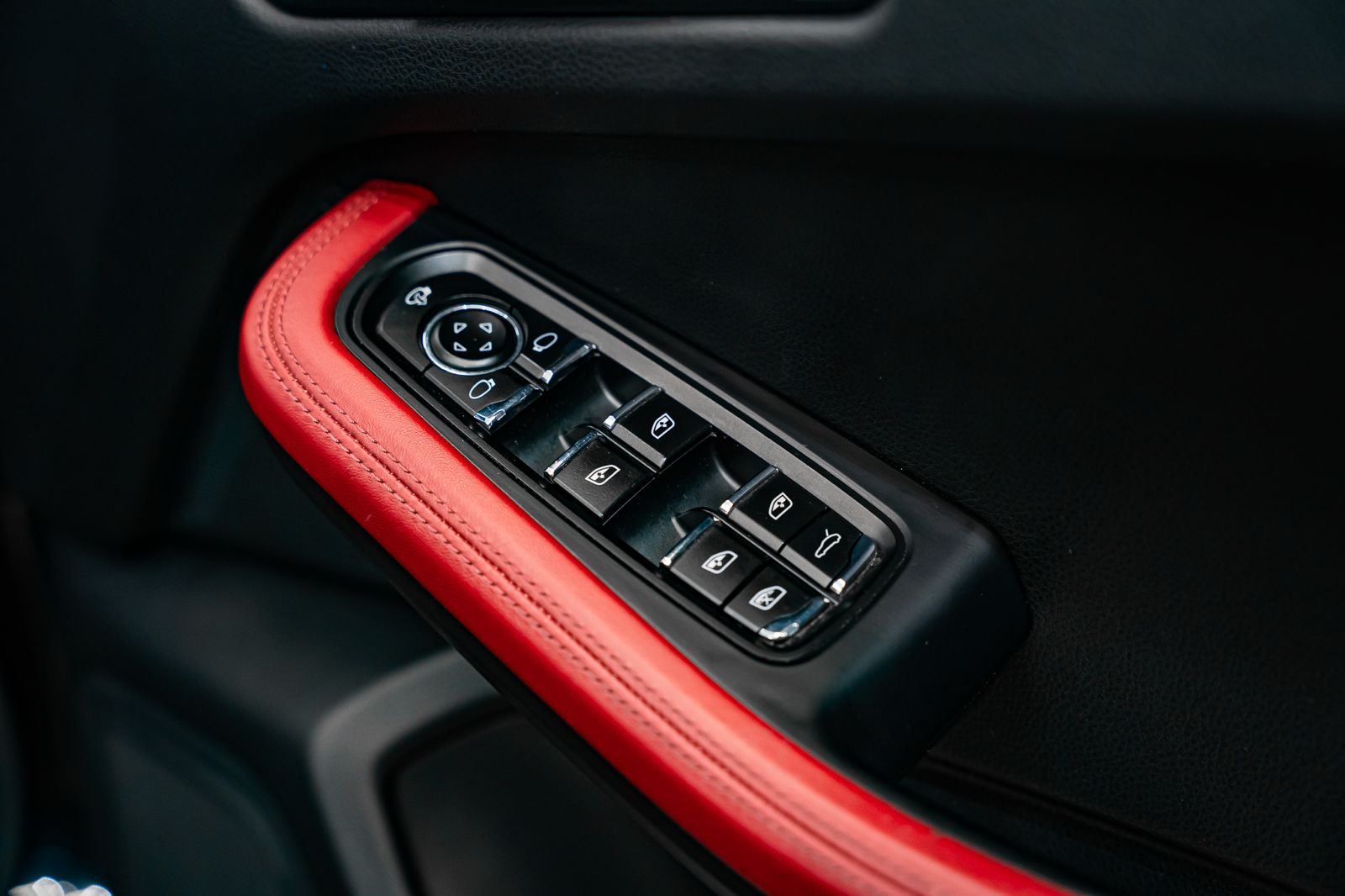 2022 Porsche Macan Macan, photo 7 of 22