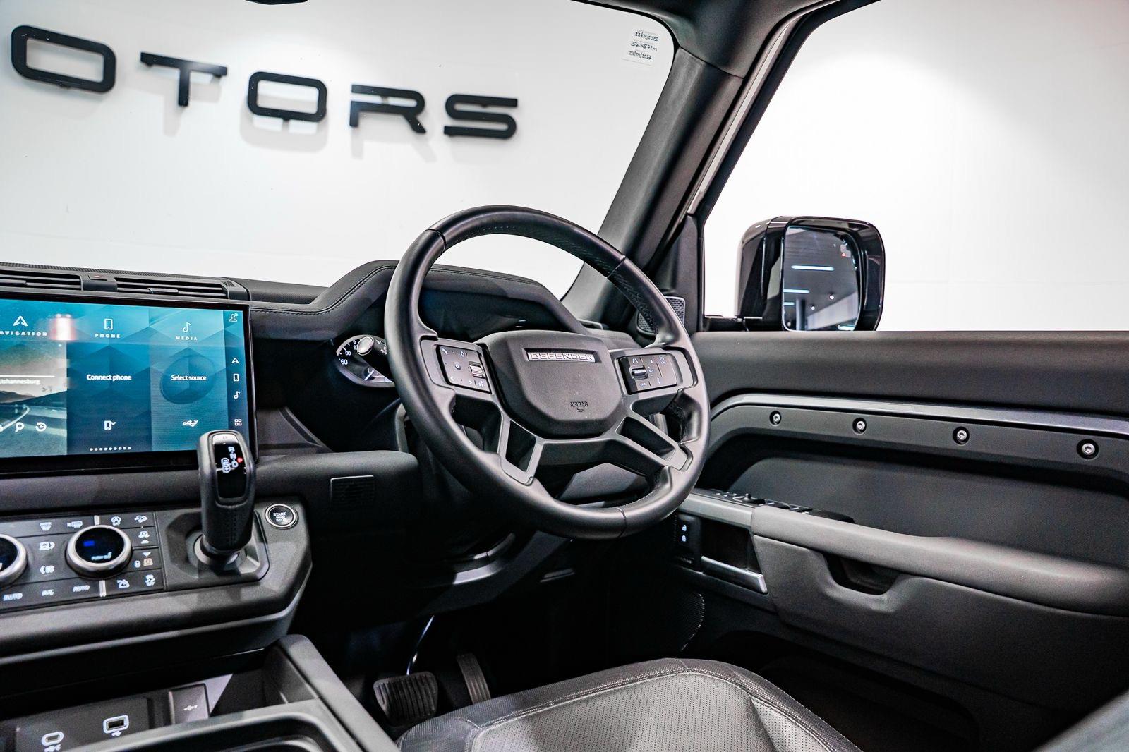 2023 Land Rover Defender 110 D300 X-Dynamic SE, photo 10 of 28