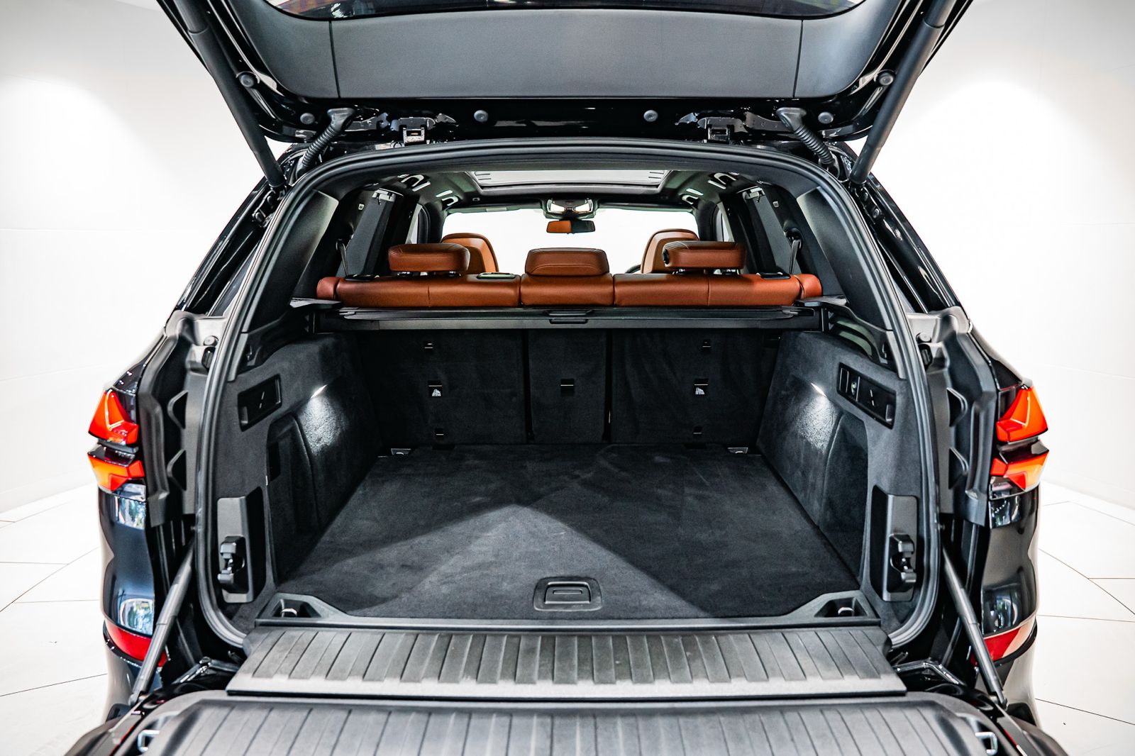 2024 BMW X5 M60i xDrive M Sport Pro, photo 21 of 33