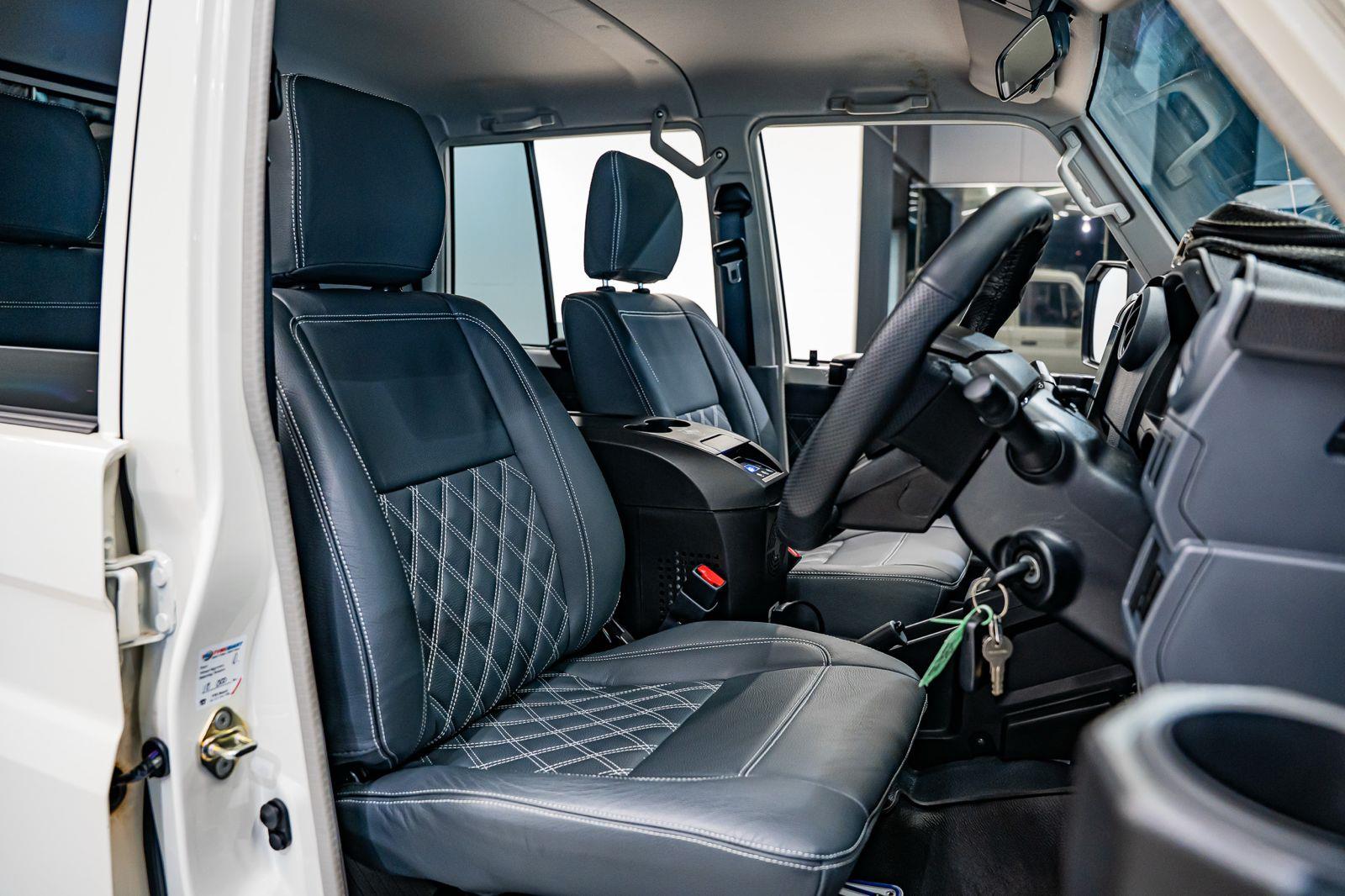 2025 Toyota Land Cruiser 79 2.8GD-6 Double Cab, photo 10 of 22