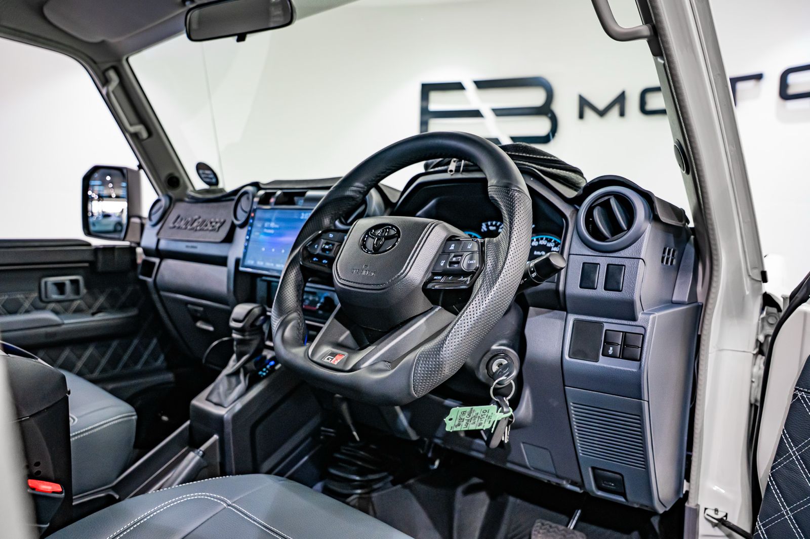 2025 Toyota Land Cruiser 79 2.8GD-6 Double Cab, photo 13 of 22